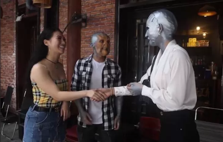 'The Choice of the Heart' once again draws attention with an awkward dating situation.